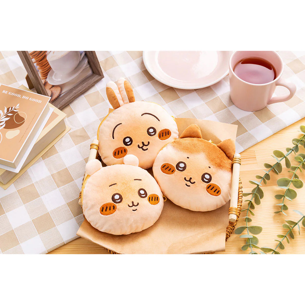 Chiikawa Bakery Bread-like face pouch (Chiikawa)