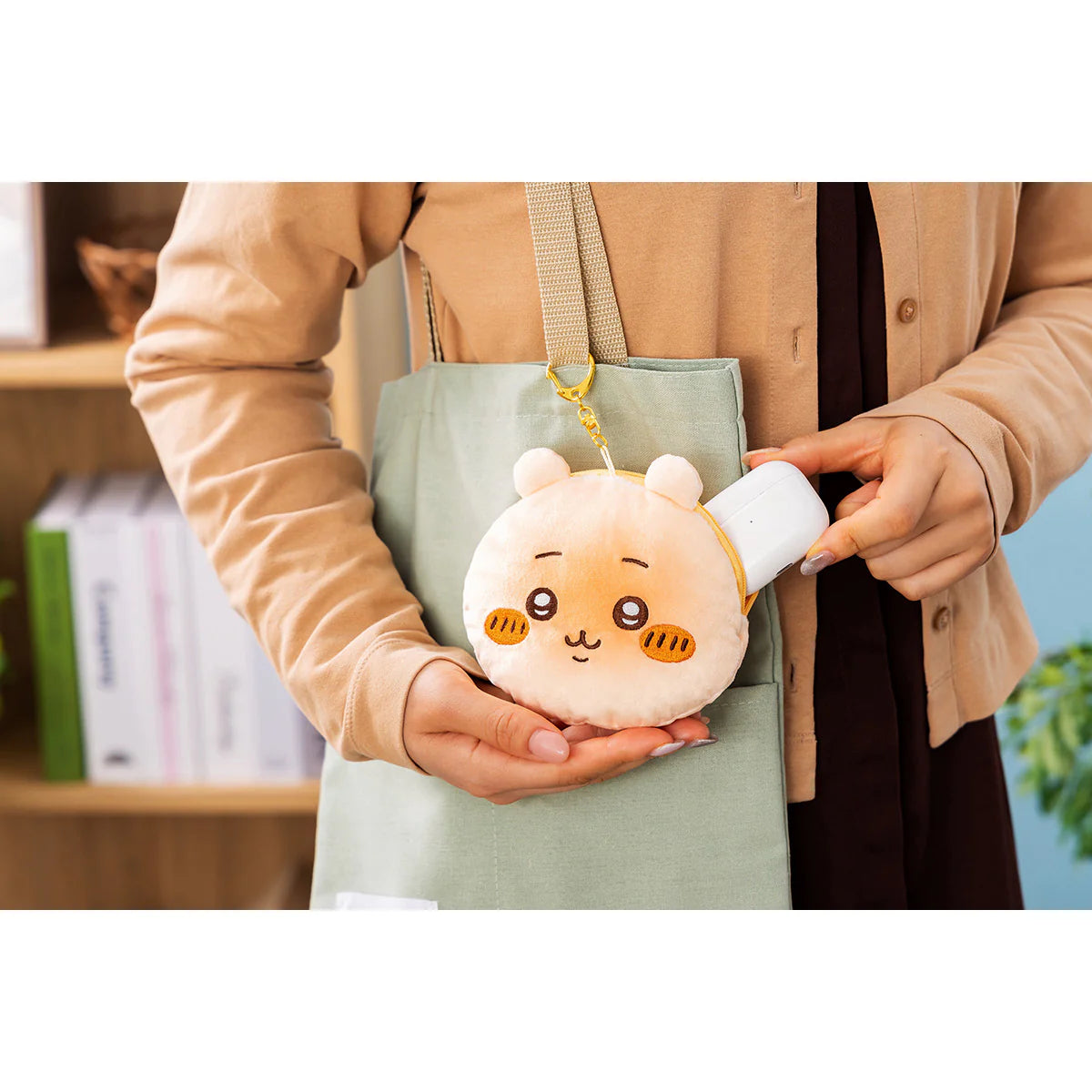 Chiikawa Bakery Bread-like face pouch (Chiikawa)